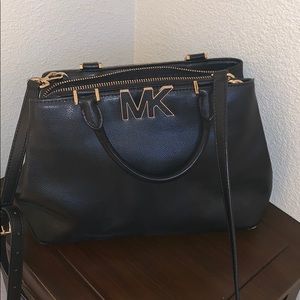 Michael kors black crossbody